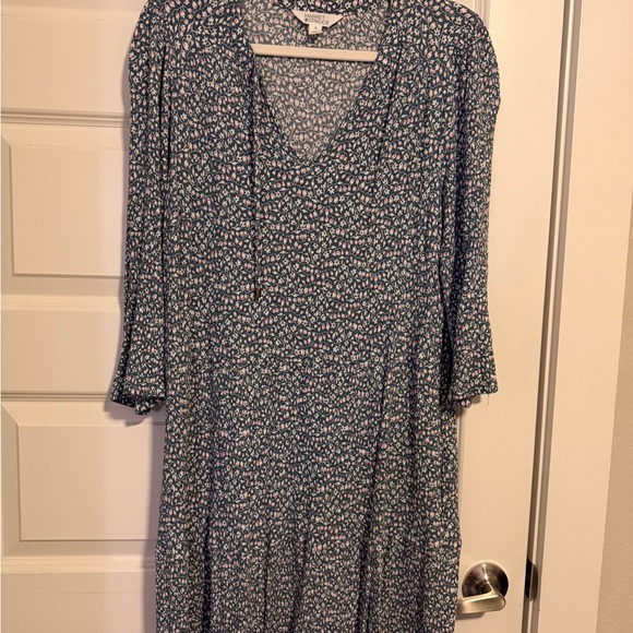 Market & Spruce Dresses & Skirts - Market & Spruce Long Sleeve Blue Floral Dress